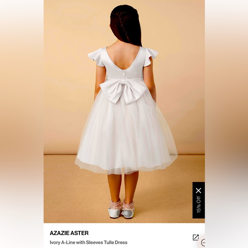 NWOT never worn flower girl dress size 7.